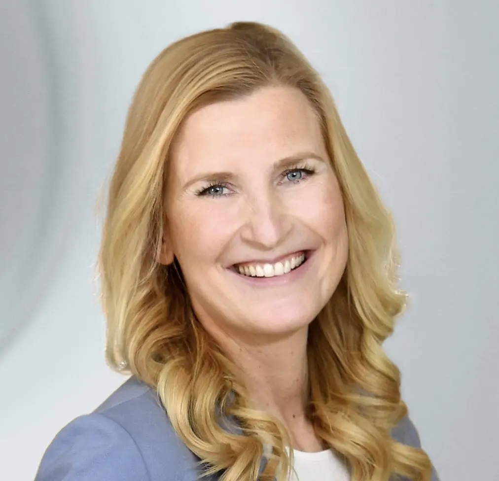 Nina Beikert - Independent Director